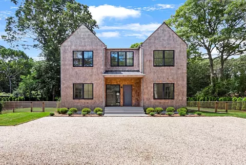 106 Copeces Ln, East Hampton, NY 11937