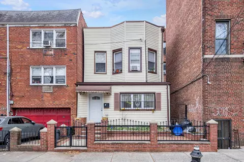 35-30 100 St 100 St, New York, NY 11368