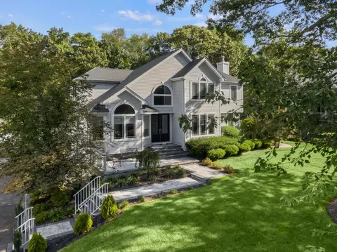 6 Whispering Woods Dr, Smithtown, NY 11787