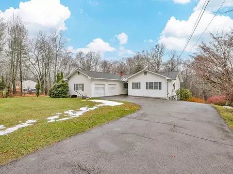 597 N Elting Corners Rd, Lloyd, NY 12528