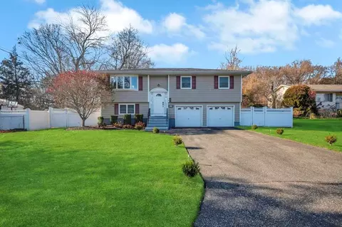 1112 Patricia Ave, West Islip, NY 11795