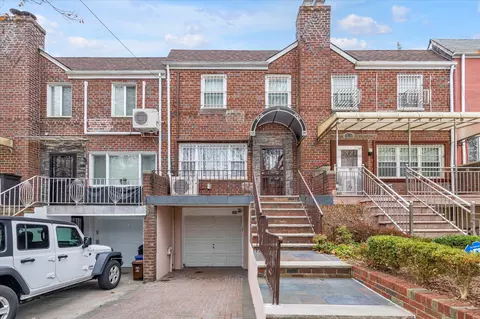 65-56 Alderton St, New York, NY 11374