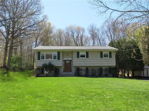 9 Madison Hill Rd, Ramapo, NY 10901