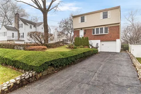 5 Nostrand Pl, Yonkers, NY 10701