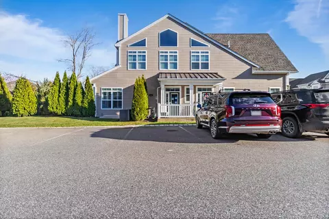 13 Silver Spruce Way #13, Smithtown, NY 11787