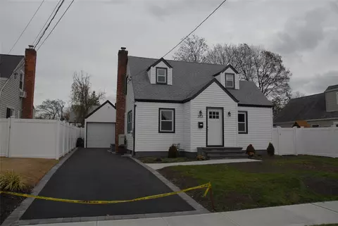 303 Clifford St, North Bellmore, NY 11710
