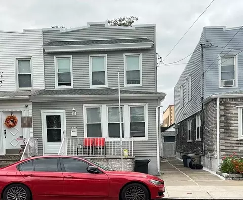 66-34 75 St, New York, NY 11379