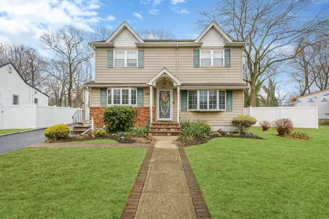 973 Bruce Dr, Wantagh, NY 11793