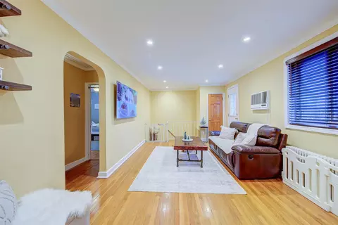 255-30 75th Ave #G-2, Glen Oaks, NY 11004