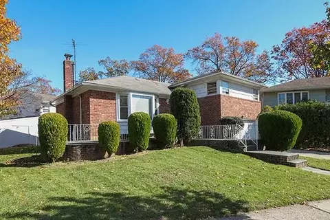 1553 Grand Ave, Baldwin, NY 11510