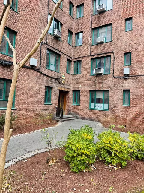 1501 Metropolitan Ave #4F, Bronx, NY 10462