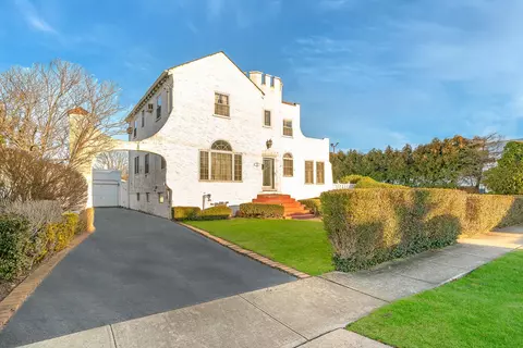 153 Lincoln Blvd, Merrick, NY 11566