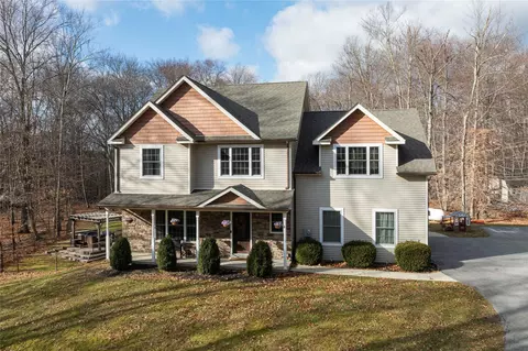 27 Restorative Ln, Wallkill, NY 10940