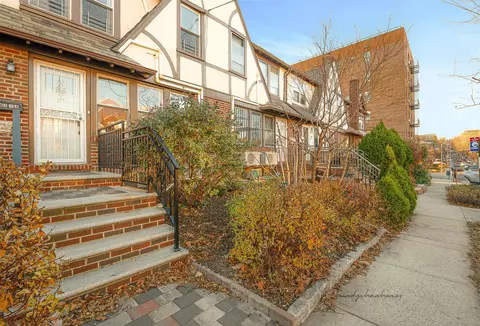 67-104 Burns St, Forest Hills, NY 11375