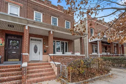 31-30 43rd St, New York, NY 11103