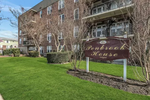 60 Hempstead Ave #1K, Lynbrook, NY 11563