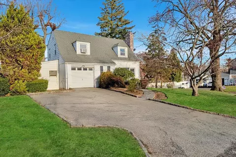 2 Knox Rd, Eastchester, NY 10709
