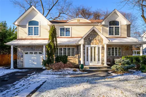 99 Walsh Ln, North Hempstead, NY 11590