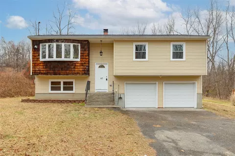 63 Camelot Rd, Poughkeepsie, NY 12601