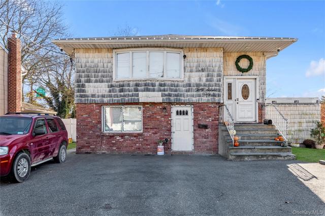 3740 Waverly Ave, Seaford, NY 11783