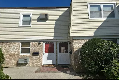 15 Harrison Ave #60G, Amityville, NY 11701