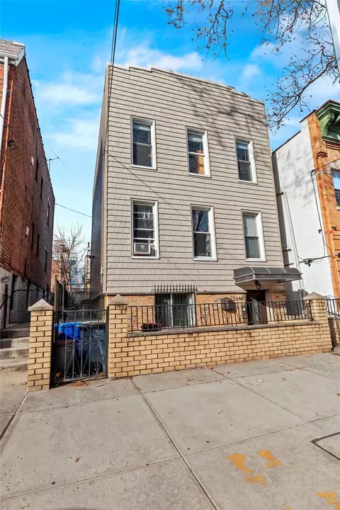 23-60 33rd St, New York, NY 11105
