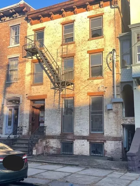 204 Grand St, Newburgh, NY 12550