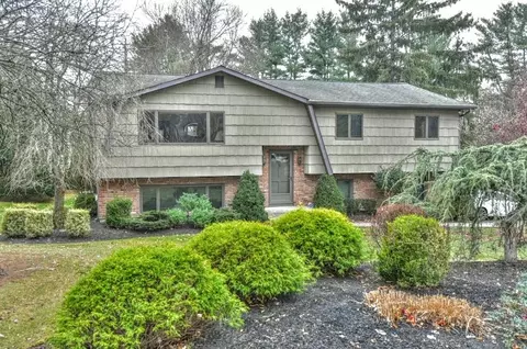 15 Hampton Rd, Ramapo, NY 10901