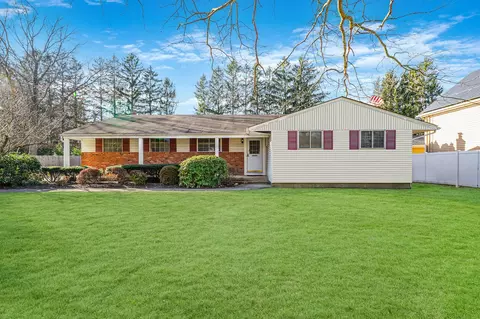71 Derby Ave, Greenlawn, NY 11740