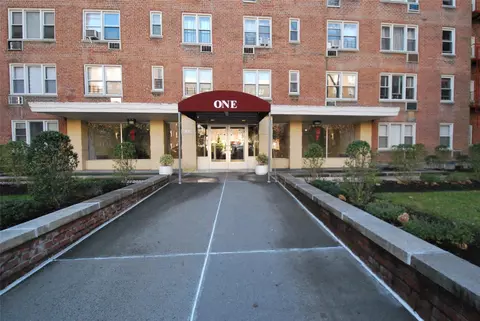 1 Sadore Ln #2T, Yonkers, NY 10710