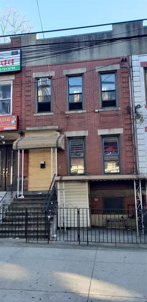 36-09 31 St, New York, NY 11106