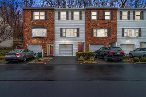 78 Foltim Way, Clarkstown, NY 10920