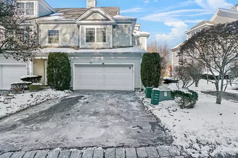 19 Underhill Dr, Pomona, NY 10970