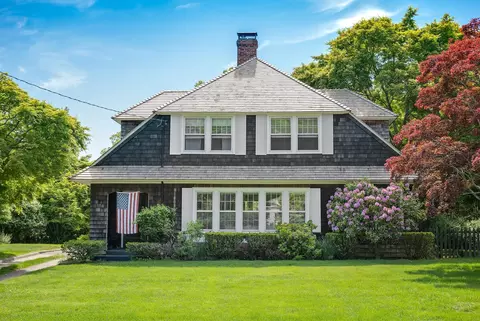 32 Palmer Ter, Sag Harbor, NY 11963