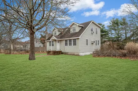 50 Park View Dr, Shirley, NY 11967
