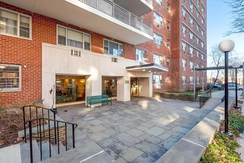 52-30 39th Dr #8M, Woodside, NY 11377