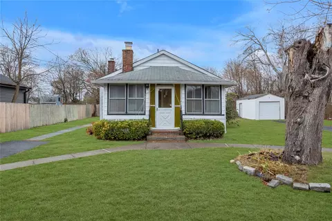 96 Annanias Ave, Patchogue, NY 11772