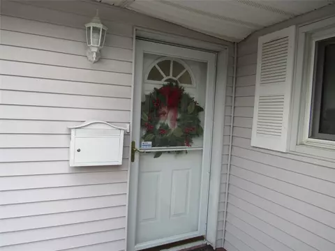 73 Storm Dr #73, Holtsville, NY 11742
