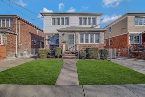132-19 79 St, New York, NY 11417