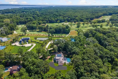 2524 Noyack Rd, Sag Harbor, NY 11963
