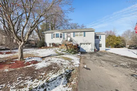 21 West St, Clarkstown, NY 10994