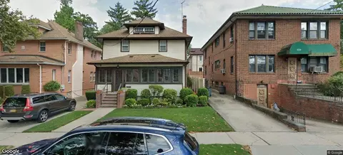 33-73 164 St, New York, NY 11358