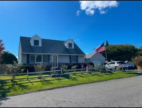 201 4th Ave, East Northport, NY 11731