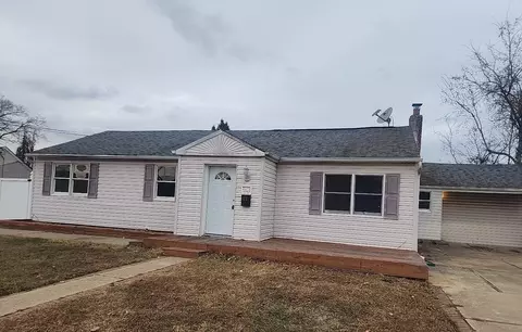 177 15th St, West Babylon, NY 11704