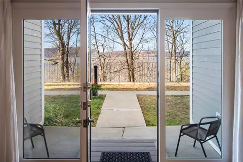 7 Hudson Point Ln, Ossining, NY 10562
