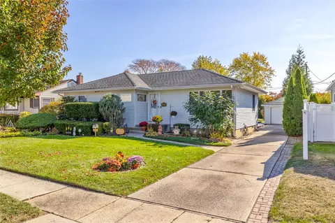 283 Cedar Ln, East Meadow, NY 11554