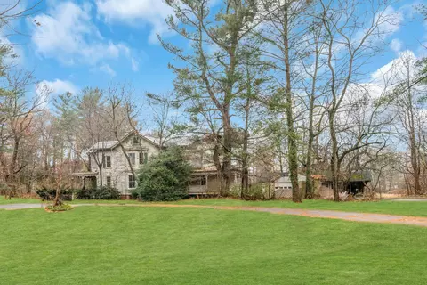 115 Duck Pond Rd, Glen Cove, NY 11542