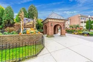 1236 Estates Ln #1146, New York, NY 11360