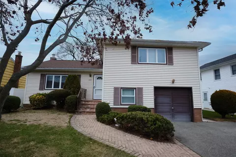 387 Garden St, East Meadow, NY 11554