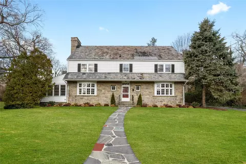 7 Eastwoods Ln, Scarsdale, NY 10583